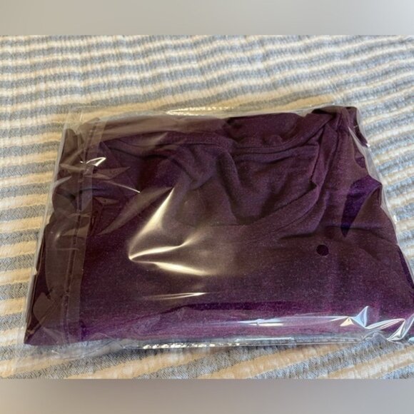 🎃 3 FOR $20🎃 BERRY COLOURED LONG SLEEVE TOP - Picture 9 of 9